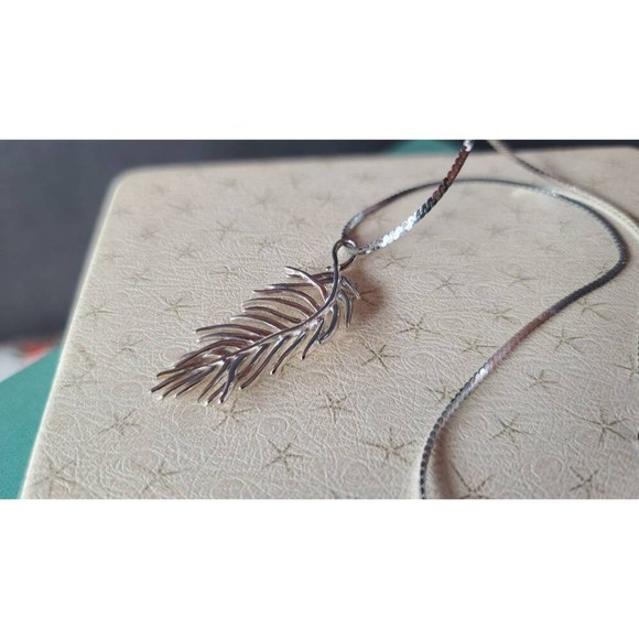 Vintage 925 Leaf Pendant Necklace - Picture 5 of 10